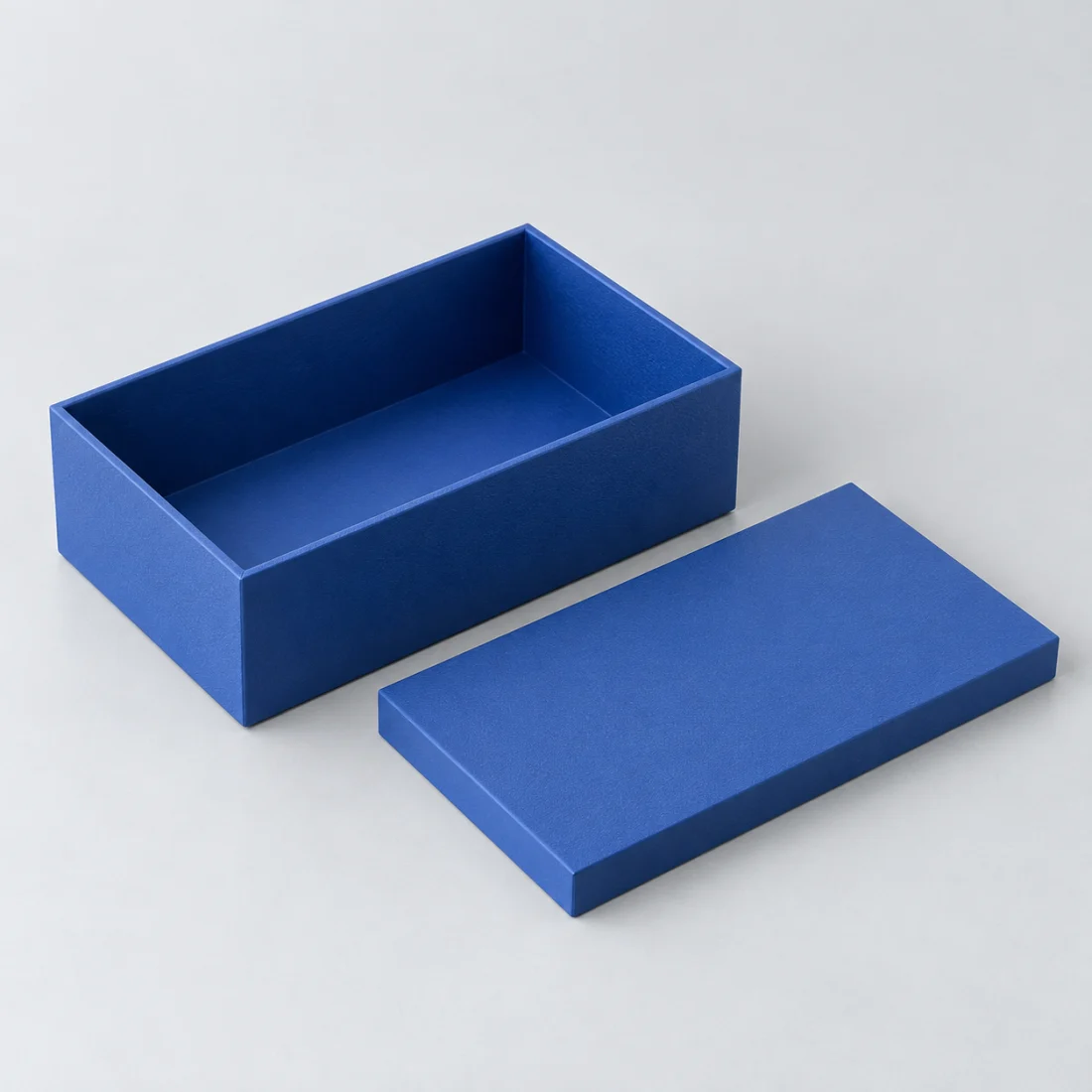 Lidded accessory box
